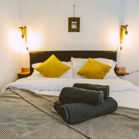 Cozy Studio For Families+ultra Clean+netflix דירה *